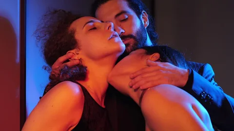 Racconti erotici a tema ‘Trio’: chi li legge e perché vuole di più
